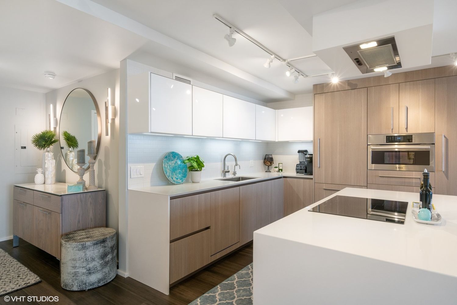 200 East Delaware Place, Unit 32B Chicago, IL 60611 - Photo 7 of 19