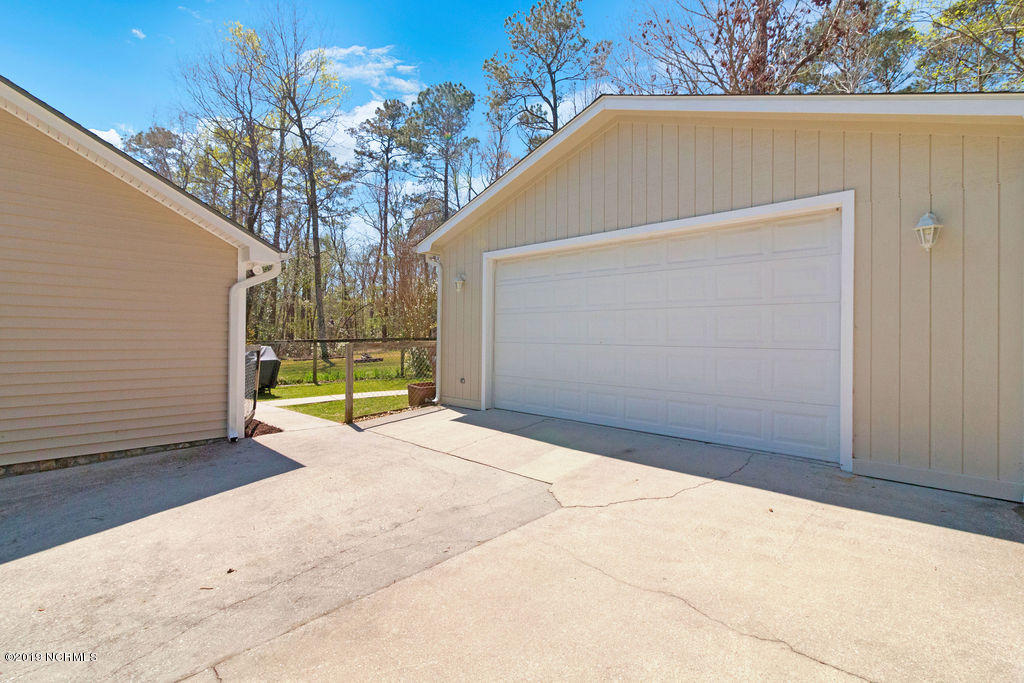 100 Riverbend Road Jacksonville, NC 28540 - Photo 2 of 33 2 Car Detached Workshop