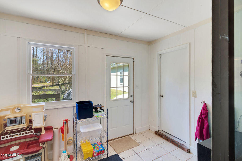 100 Riverbend Road Jacksonville, NC 28540 - Photo 28 of 33 Mud Room