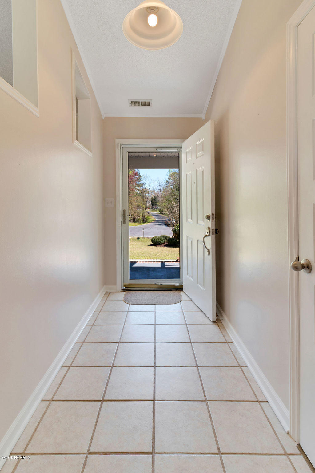 100 Riverbend Road Jacksonville, NC 28540 - Photo 8 of 33 Foyer
