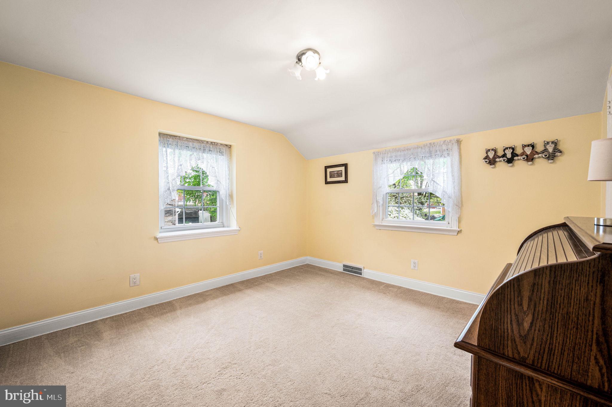 481 Maplewood Road Springfield, PA 19064 - Photo 18 of 31 a view of an empty room with a window
