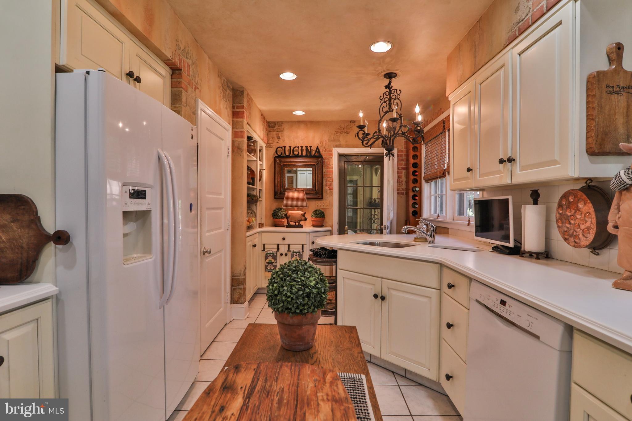 1906 Sycamore Street Bethlehem, PA 18017 - Photo 15 of 50