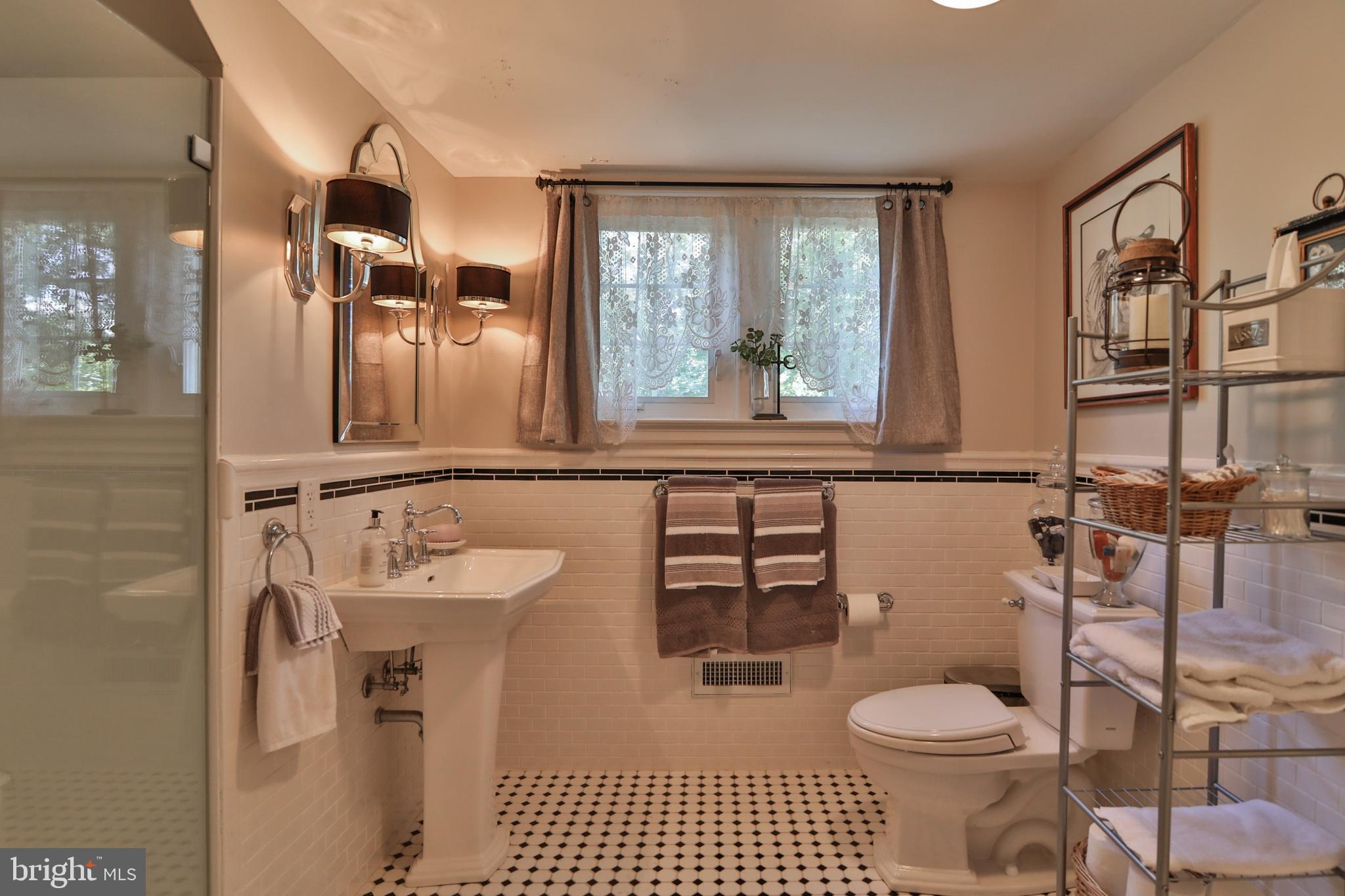 1906 Sycamore Street Bethlehem, PA 18017 - Photo 29 of 50