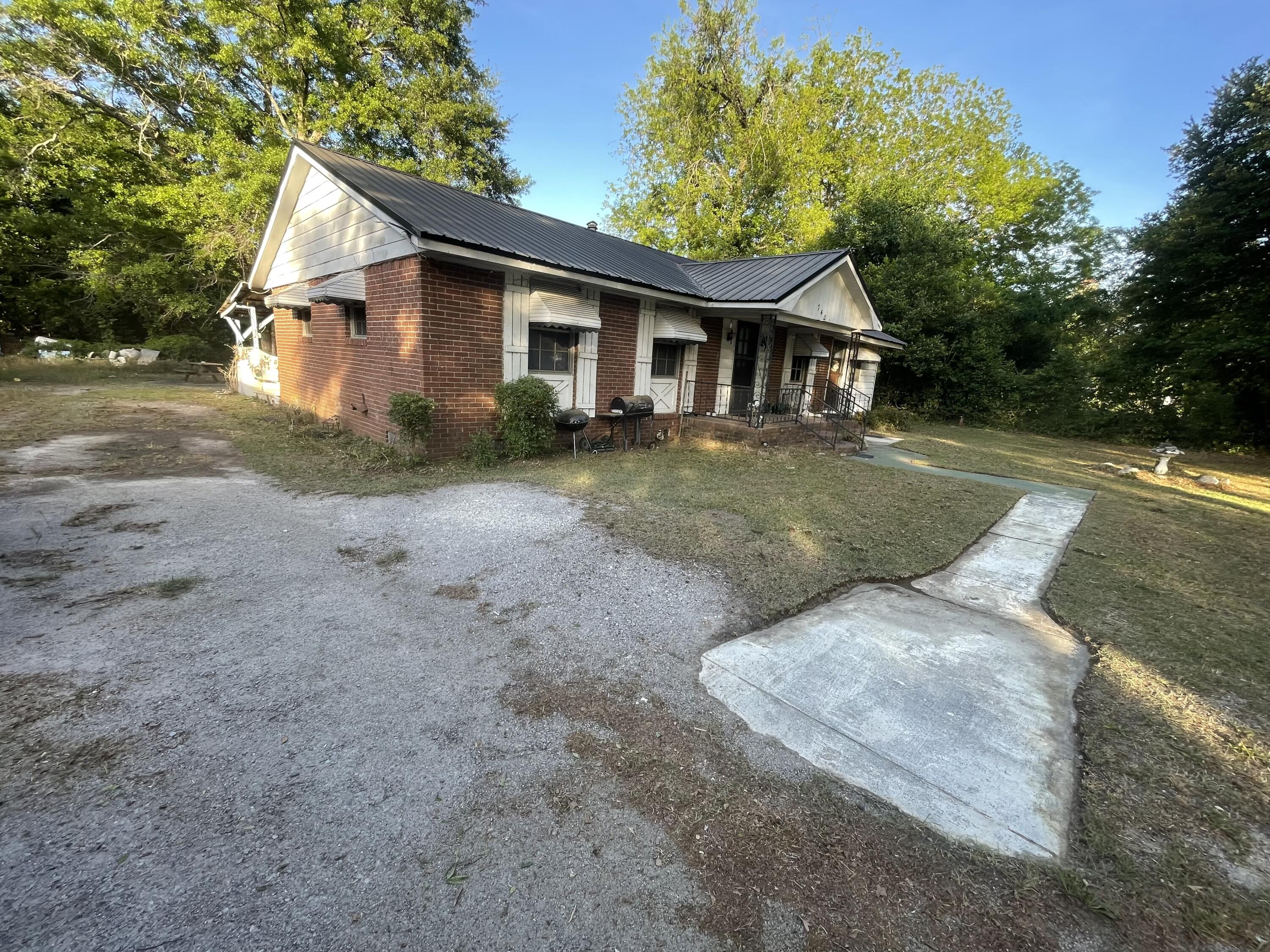 740 Railroad Avenue Elloree, SC 29047 - Photo 3 of 8