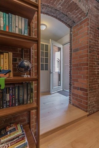$1,025,000 | 21 Wormwood Street, Unit 516, Boston, MA 02210