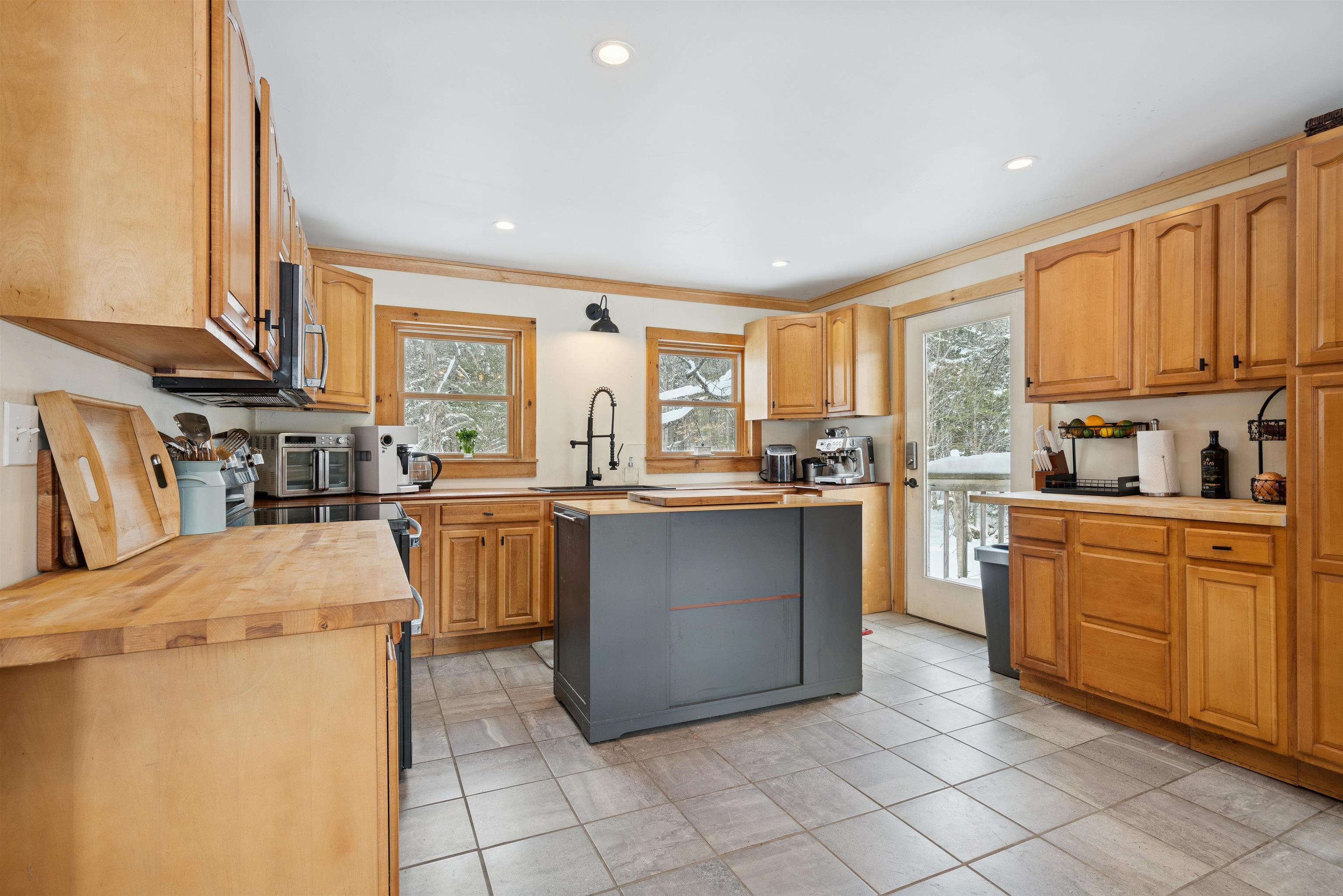 616 Highway 110 Tunbridge, VT 05077 - Photo 20 of 37