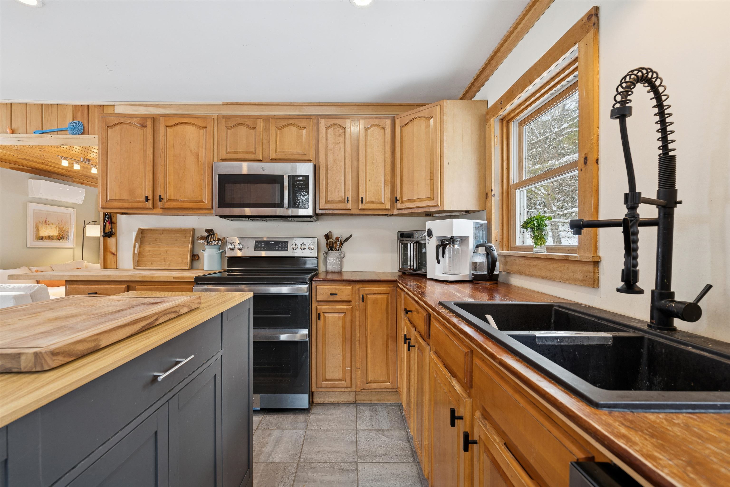 616 Highway 110 Tunbridge, VT 05077 - Photo 24 of 37