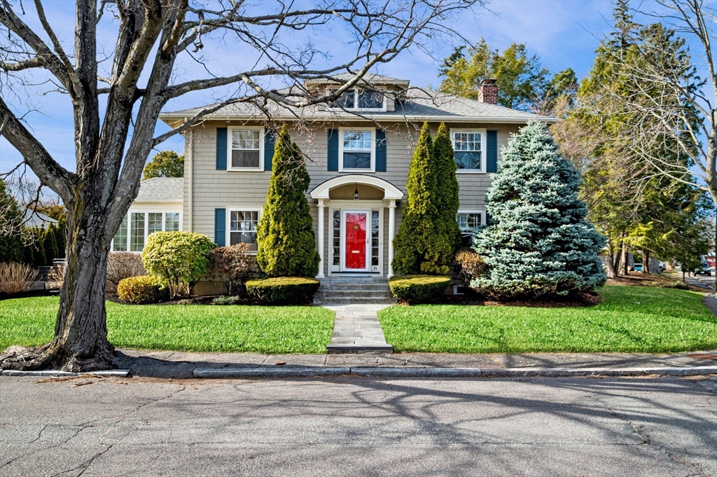 15 Oak Street Marblehead, MA 01945 - Photo 1 of 38