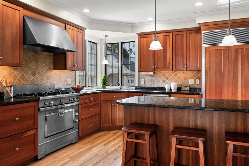 15 Oak Street Marblehead, MA 01945 - Photo 13 of 38