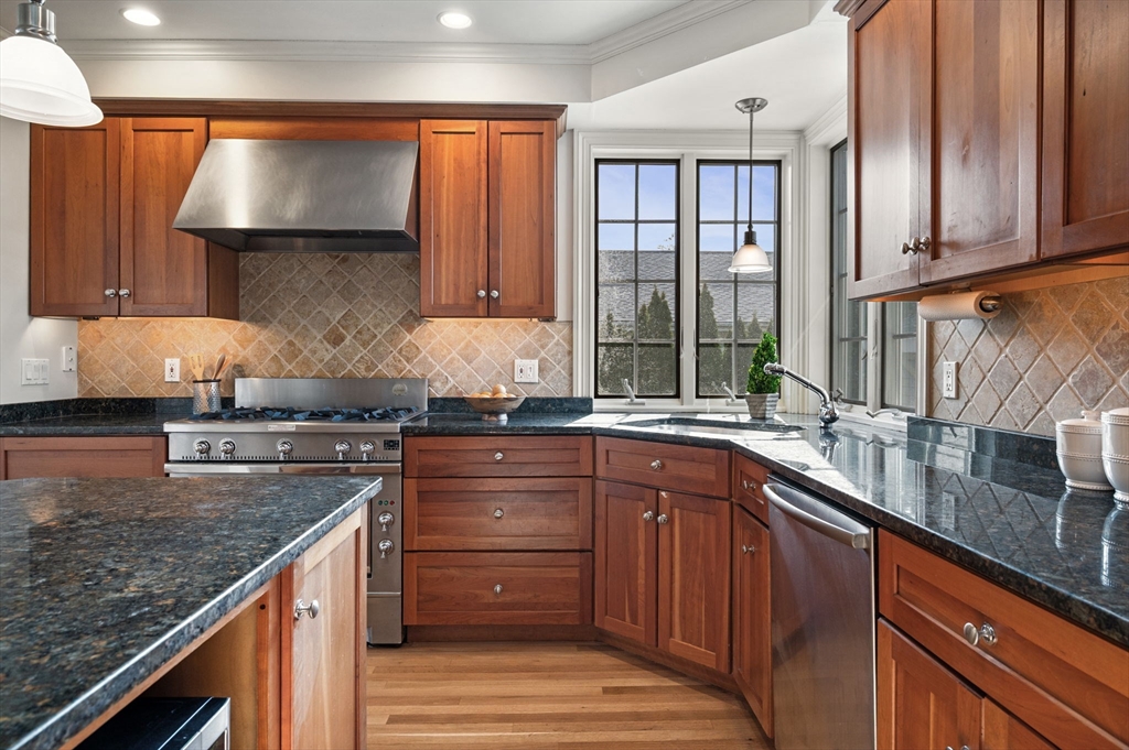 15 Oak Street Marblehead, MA 01945 - Photo 16 of 38