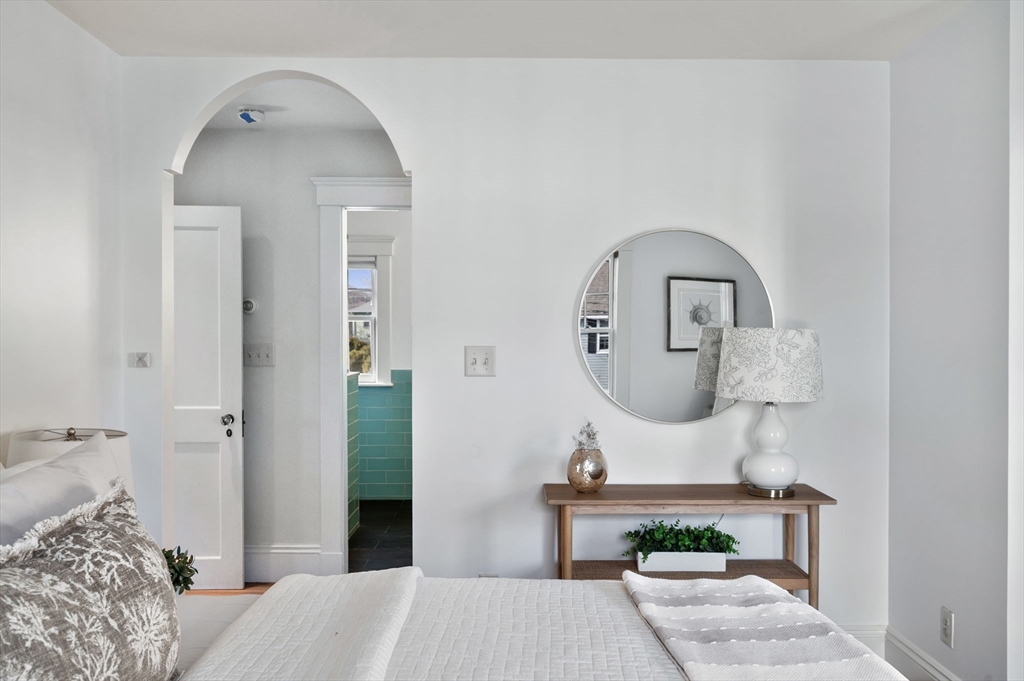 15 Oak Street Marblehead, MA 01945 - Photo 31 of 38