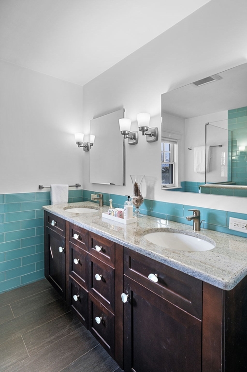 15 Oak Street Marblehead, MA 01945 - Photo 32 of 38