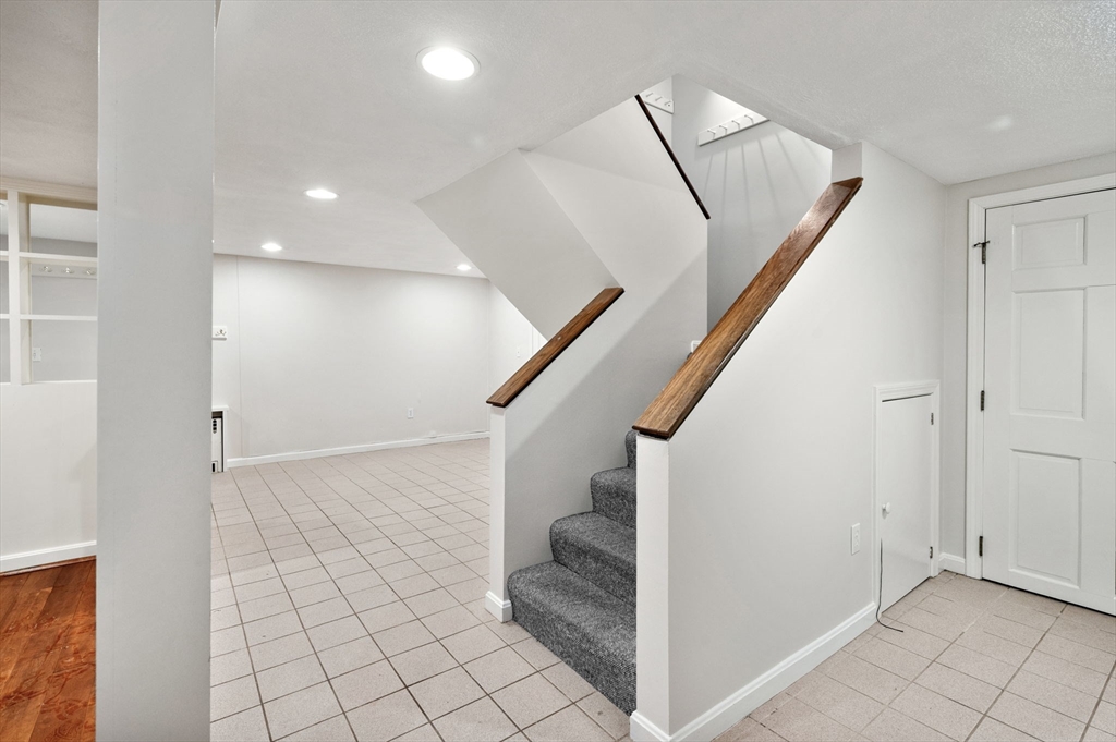 15 Oak Street Marblehead, MA 01945 - Photo 35 of 38