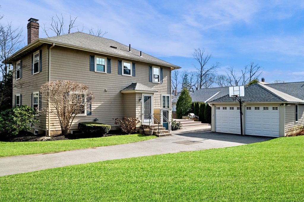 15 Oak Street Marblehead, MA 01945 - Photo 5 of 38