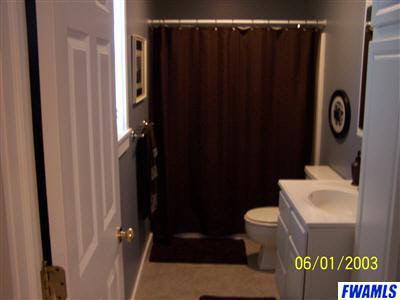 128 South 10th Street Decatur, IN 46733 - Photo 5 of 11