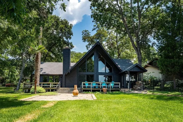 $779,000 | 162 Lake Drive, Enchanted Oaks, TX 75156