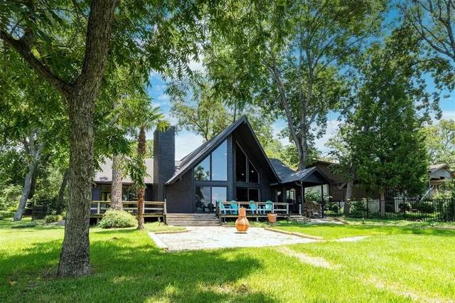 $779,000 | 162 Lake Drive, Enchanted Oaks, TX 75156