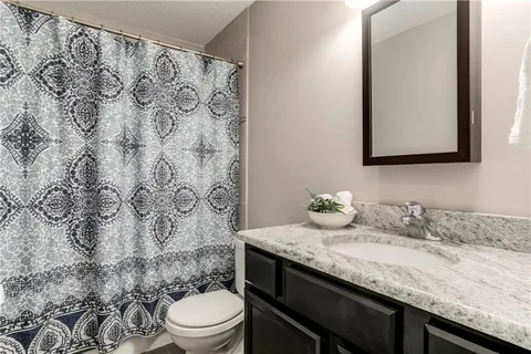 $400,000 | 9132 Darnell Street, Lenexa, KS 66215