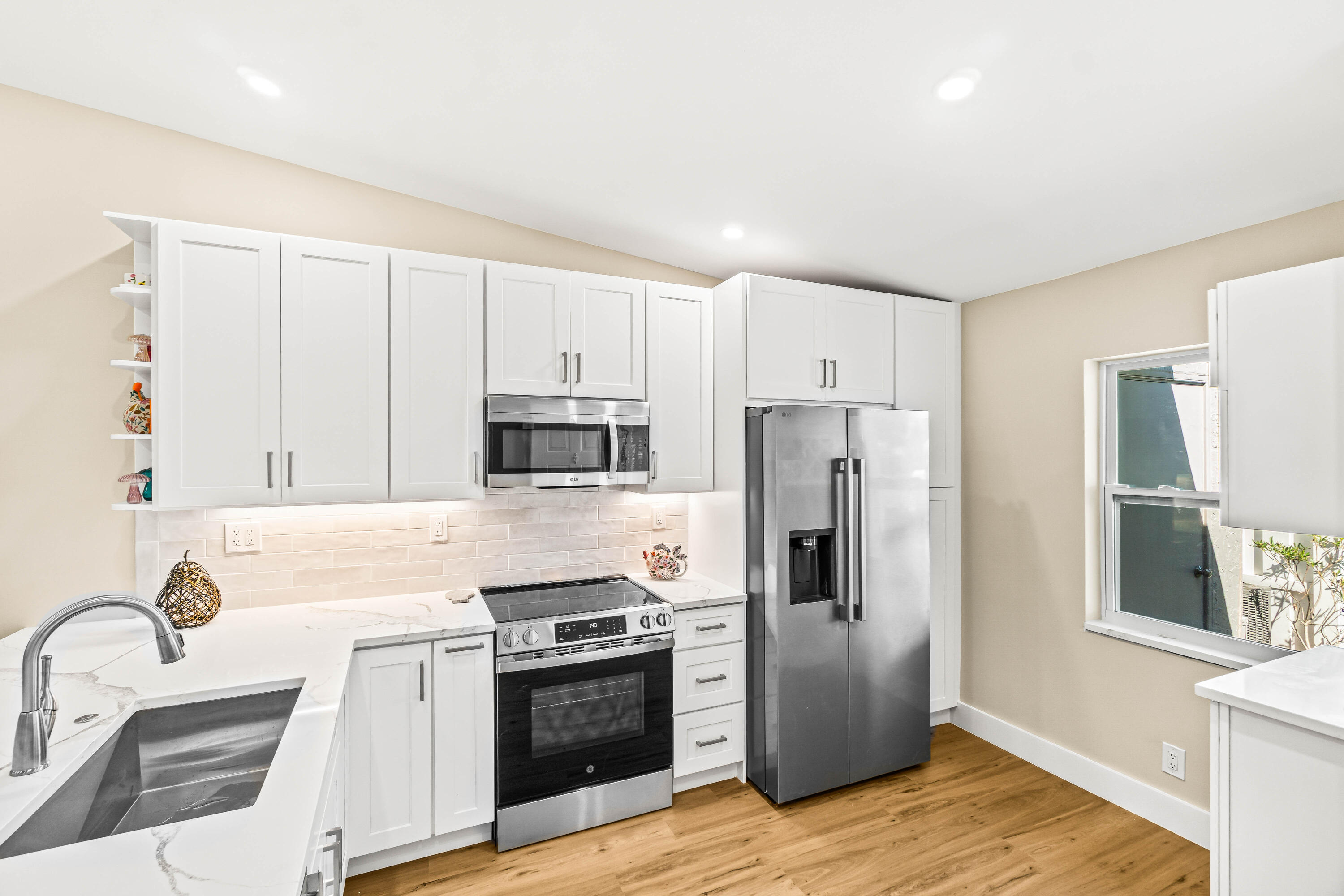 18563 Egret Way Boca Raton, FL 33496 - Photo 5 of 26 008-18563EgretWay-BocaRaton-FL-33496-FUL