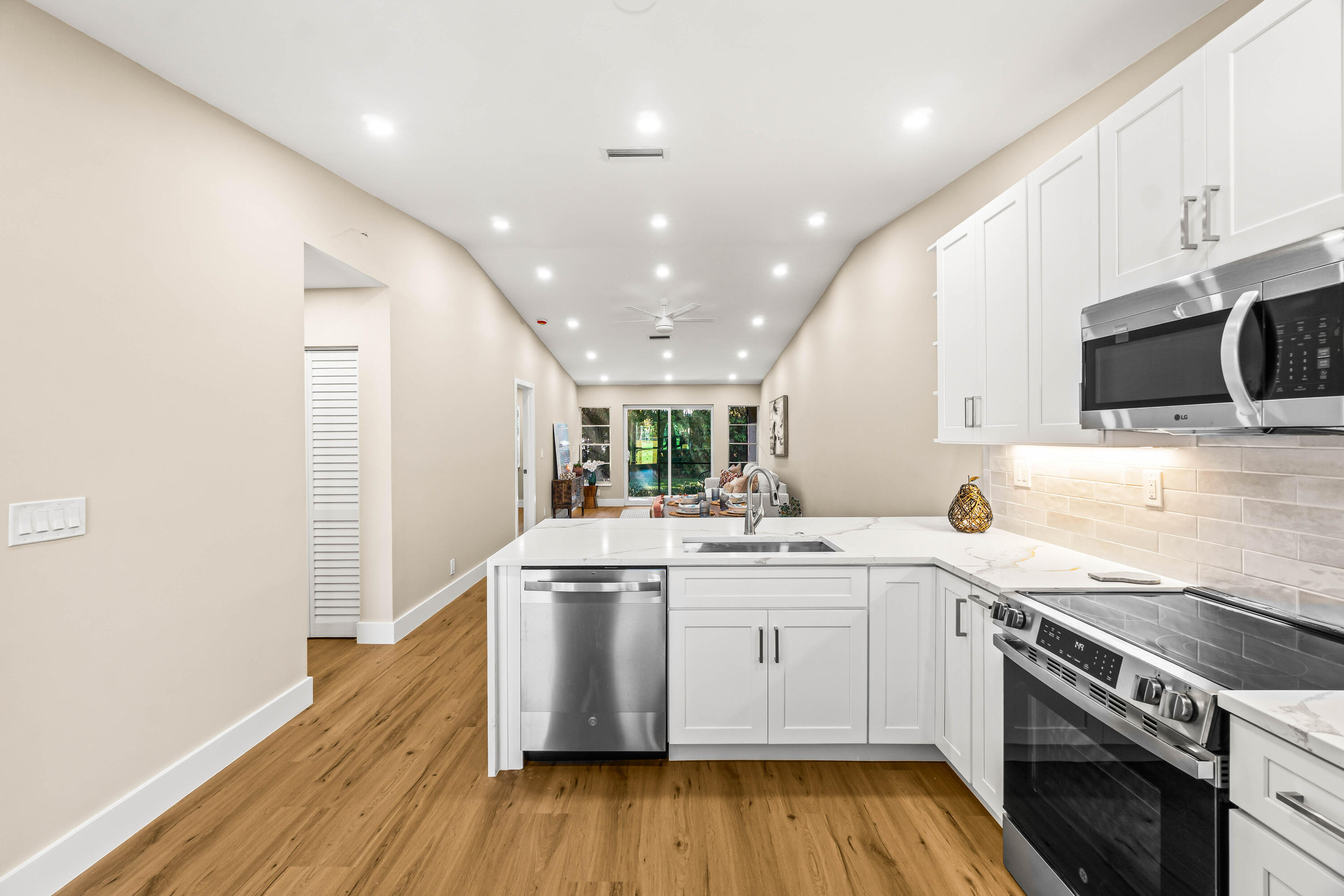 18563 Egret Way Boca Raton, FL 33496 - Photo 6 of 26 009-18563EgretWay-BocaRaton-FL-33496-FUL