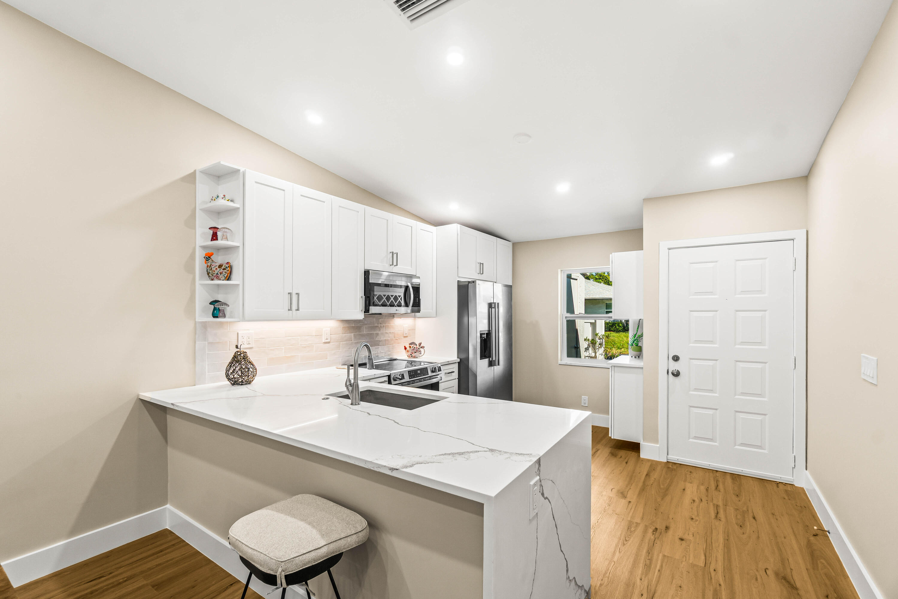 18563 Egret Way Boca Raton, FL 33496 - Photo 8 of 26 012-18563EgretWay-BocaRaton-FL-33496-FUL