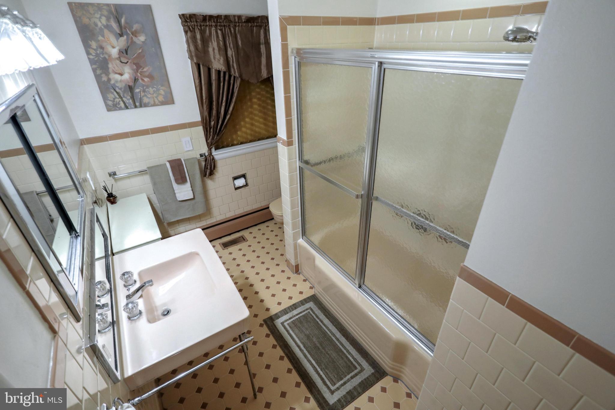 1001 Broadway Hanover, PA 17331 - Photo 24 of 42