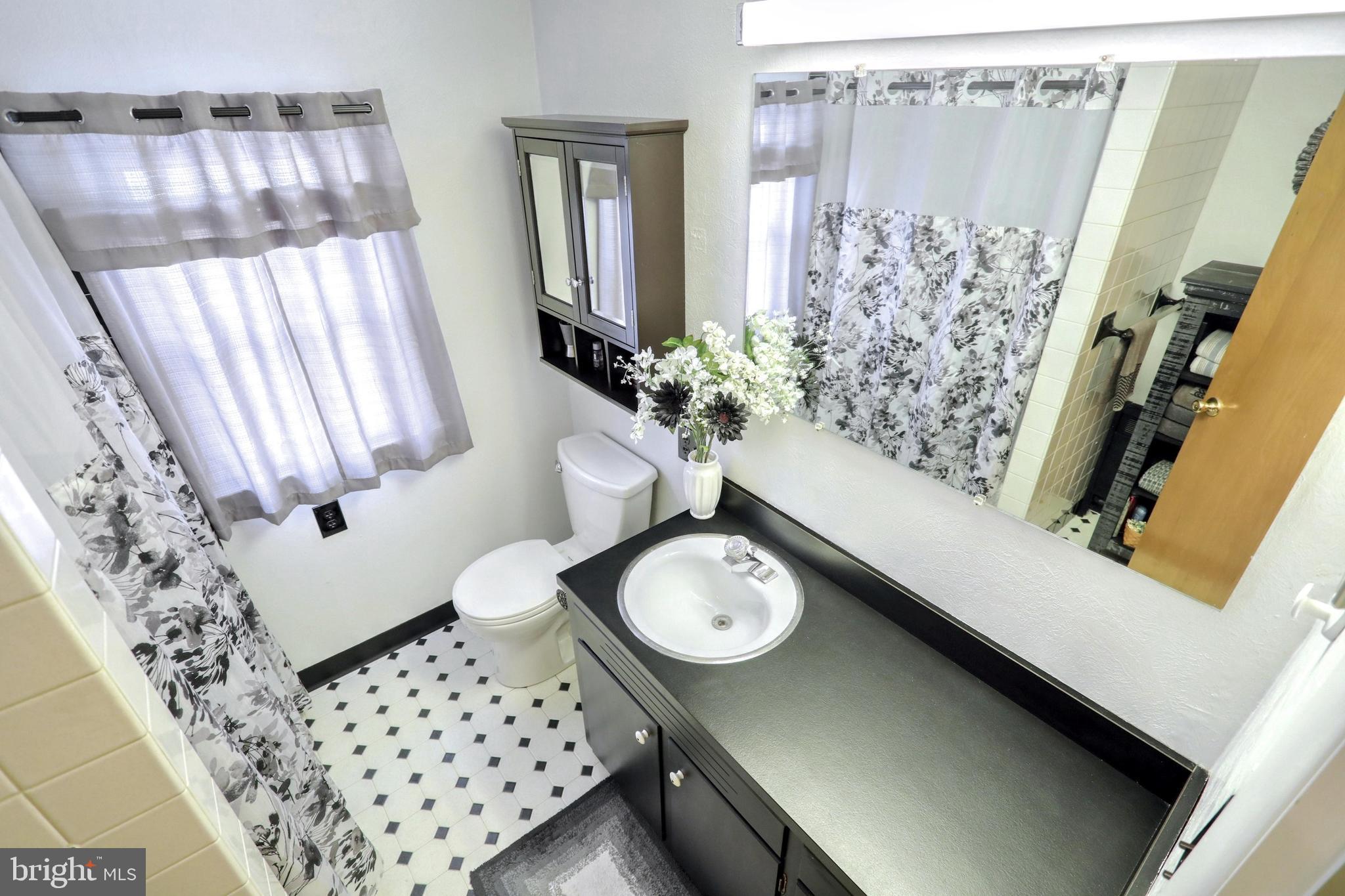 1001 Broadway Hanover, PA 17331 - Photo 29 of 42