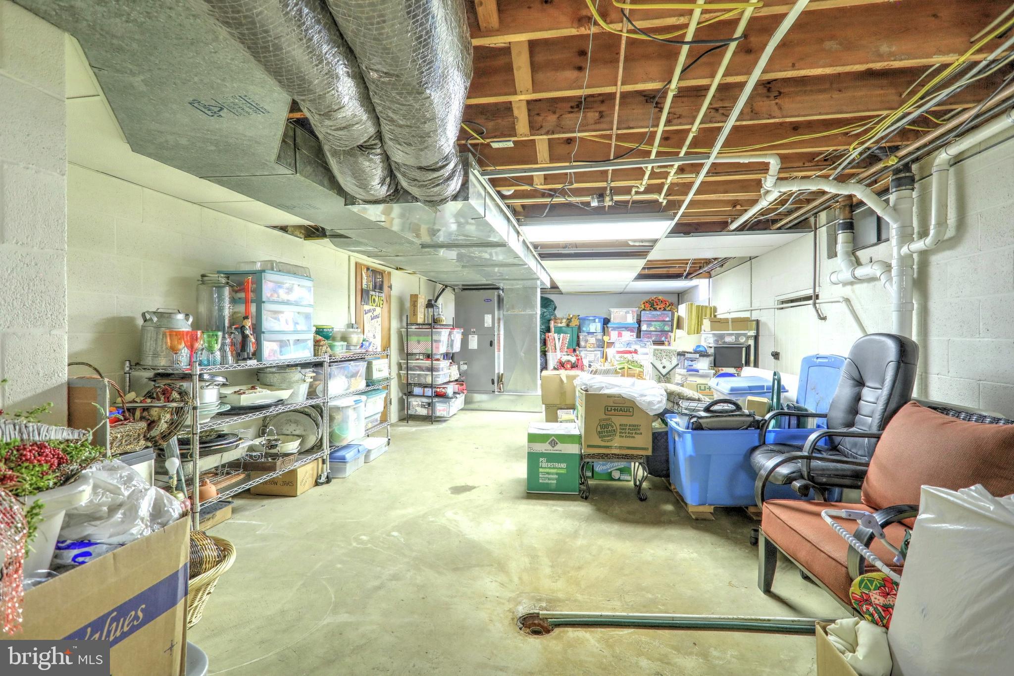 1001 Broadway Hanover, PA 17331 - Photo 33 of 42