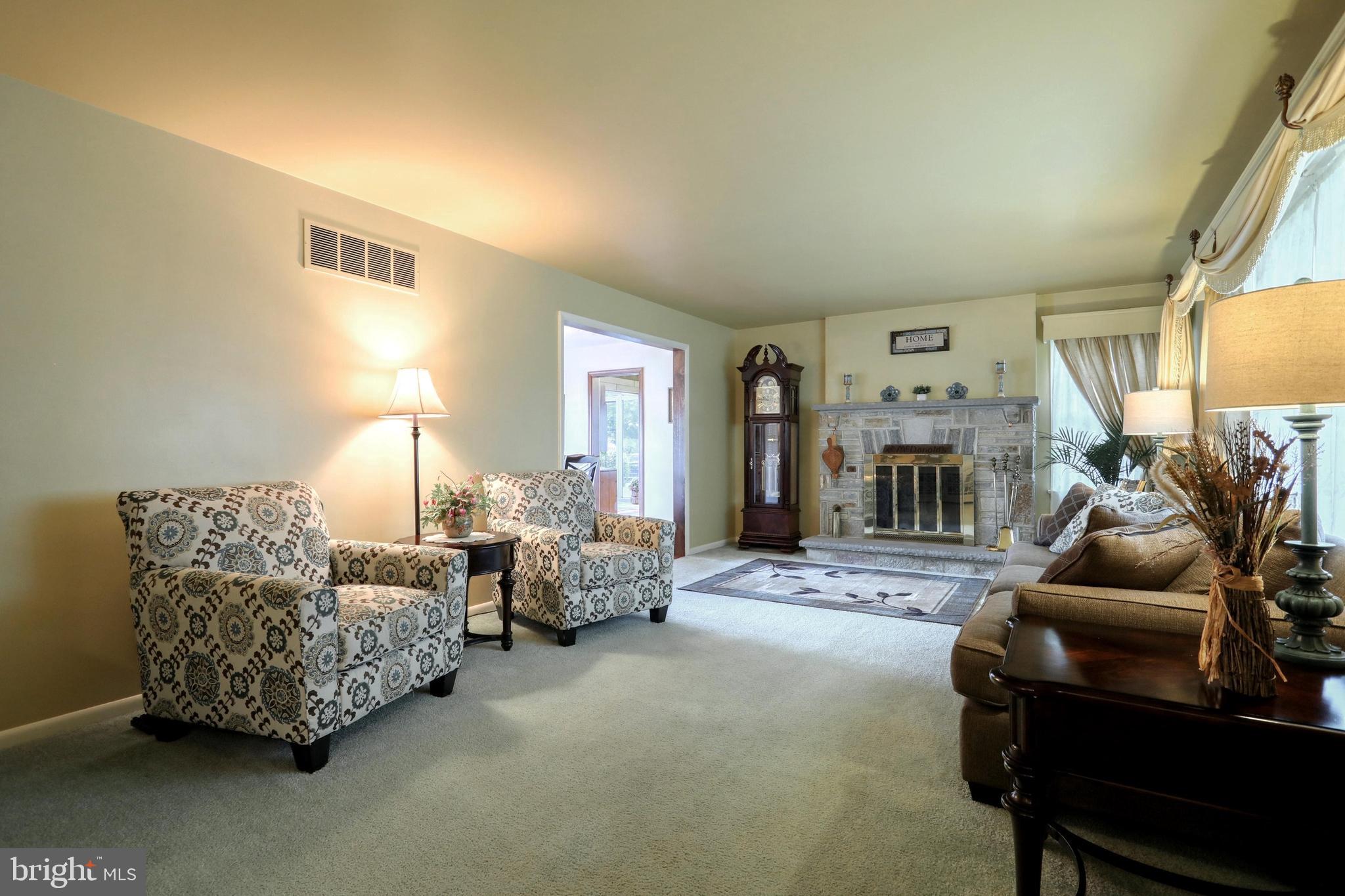 1001 Broadway Hanover, PA 17331 - Photo 5 of 42