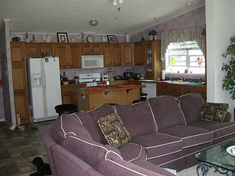 15 King Philip Road Coventry, RI 02816 - Photo 5 of 22 Living Room.