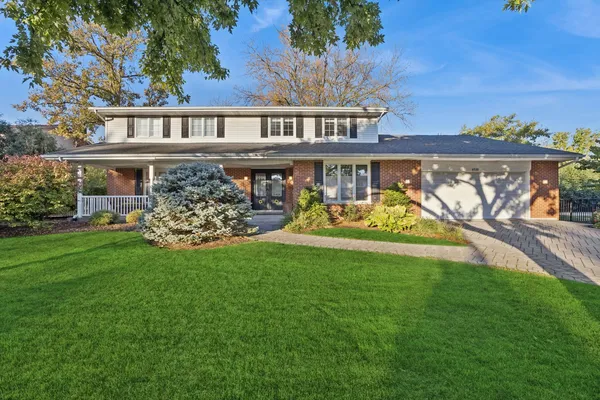 6530 Chaucer Road, Willowbrook, IL 60527