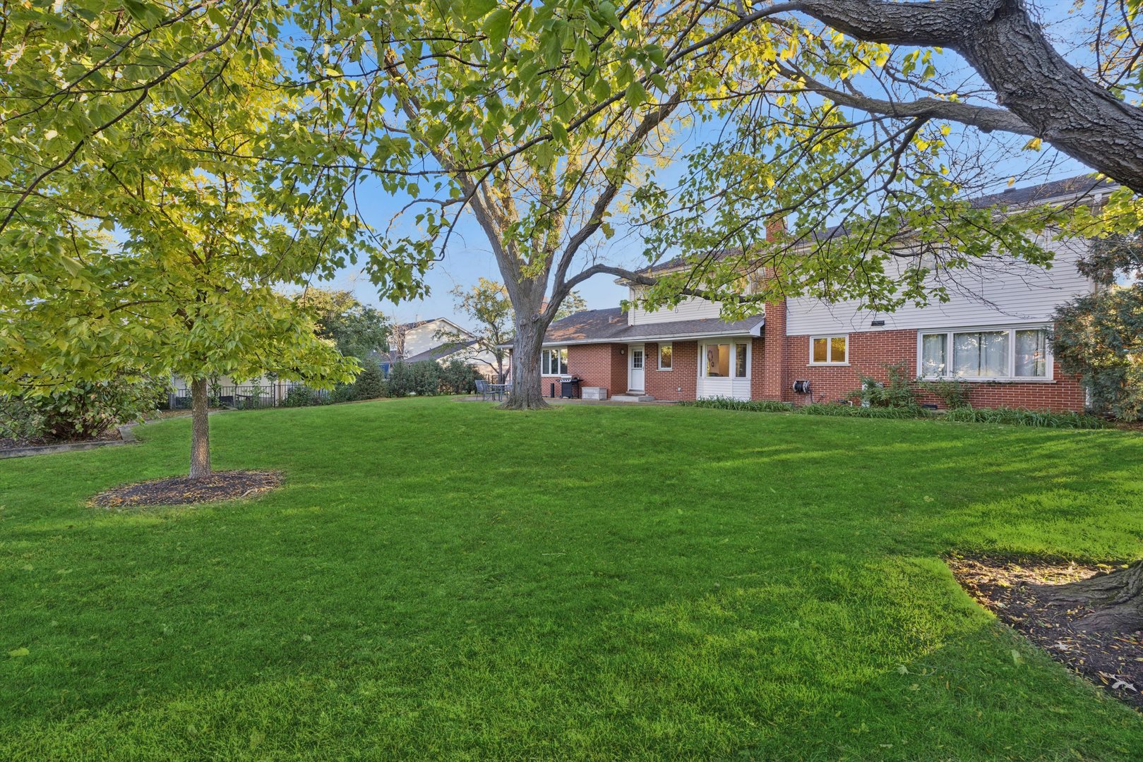 6530 Chaucer Road Willowbrook, IL 60527 - Photo 5 of 5