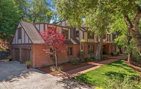 $4,488,000 | 21700 Vía Regina, Saratoga, CA 95070