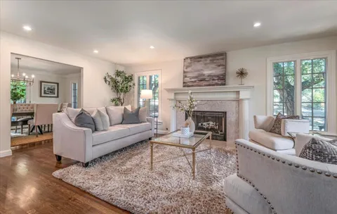 $4,488,000 | 21700 Vía Regina, Saratoga, CA 95070