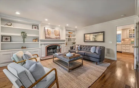 $4,488,000 | 21700 Vía Regina, Saratoga, CA 95070