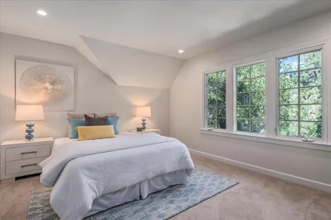 $4,488,000 | 21700 Vía Regina, Saratoga, CA 95070