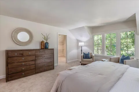 $4,488,000 | 21700 Vía Regina, Saratoga, CA 95070