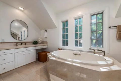 $4,488,000 | 21700 Vía Regina, Saratoga, CA 95070