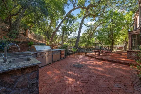 $4,488,000 | 21700 Vía Regina, Saratoga, CA 95070