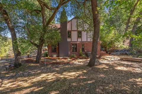 $4,488,000 | 21700 Vía Regina, Saratoga, CA 95070