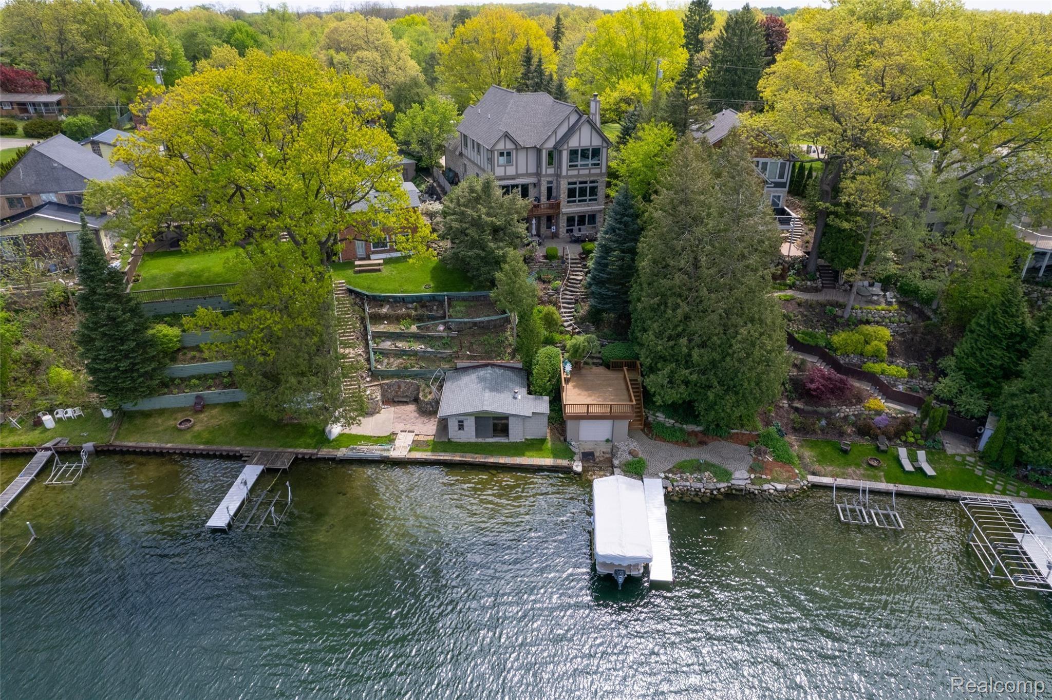 2901 Ridge Road White Lake, MI 48383 - Photo 80 of 86 DJI_0807.jpg