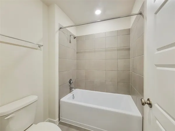 $3,100 | 18731 Frost Ridge Drive, Crosby, TX 77532