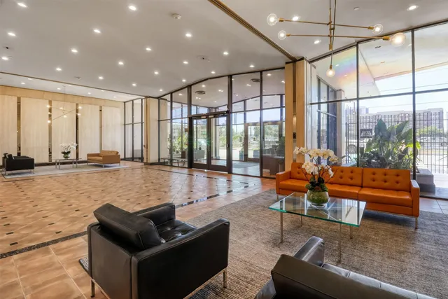 $277,000 | 2016 Main Street, Unit 722, Houston, TX 77002