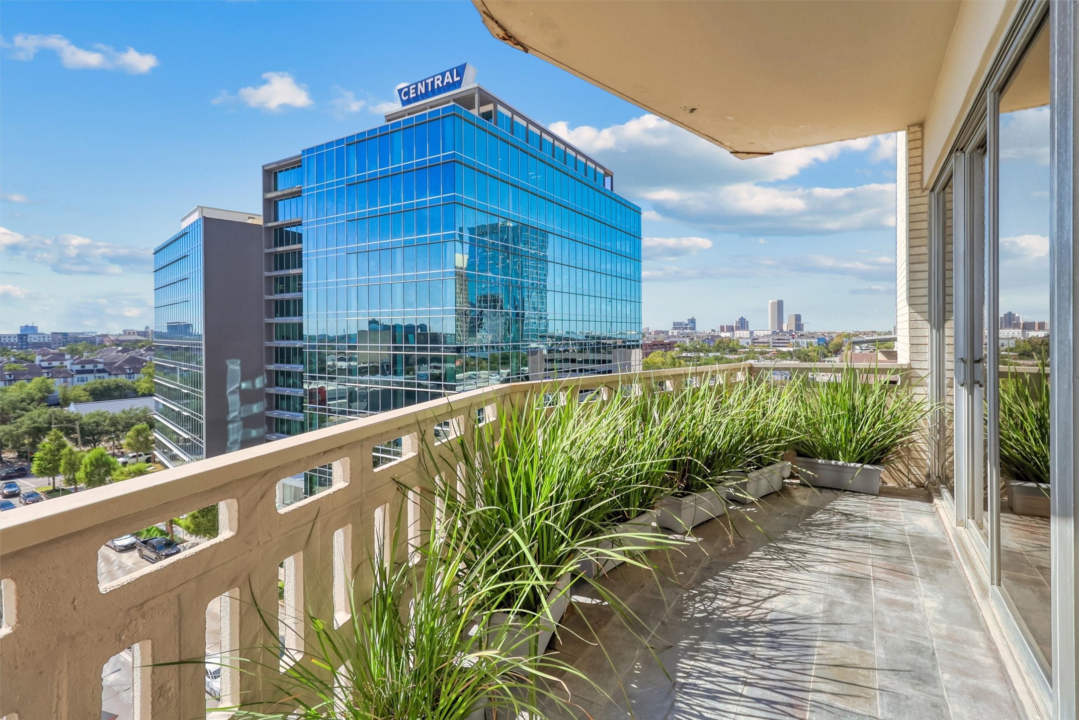 2016 Main Street, Unit 722 Houston, TX 77002 - Photo 24 of 38 a view of balcony with outdoor space