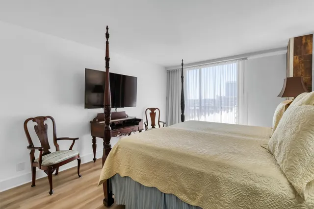 $277,000 | 2016 Main Street, Unit 722, Houston, TX 77002