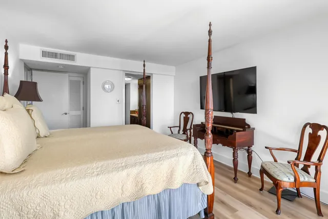 $277,000 | 2016 Main Street, Unit 722, Houston, TX 77002