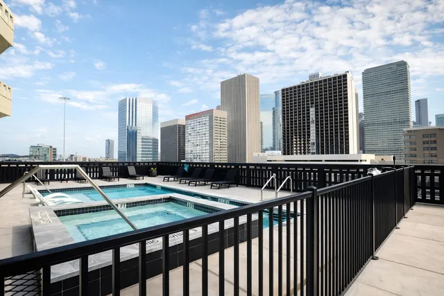 $277,000 | 2016 Main Street, Unit 722, Houston, TX 77002