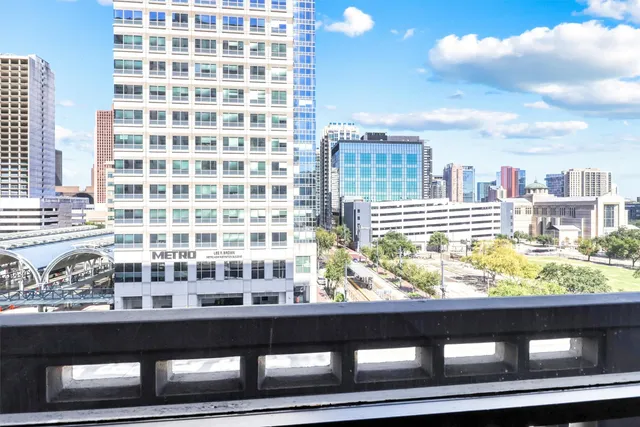 $277,000 | 2016 Main Street, Unit 722, Houston, TX 77002