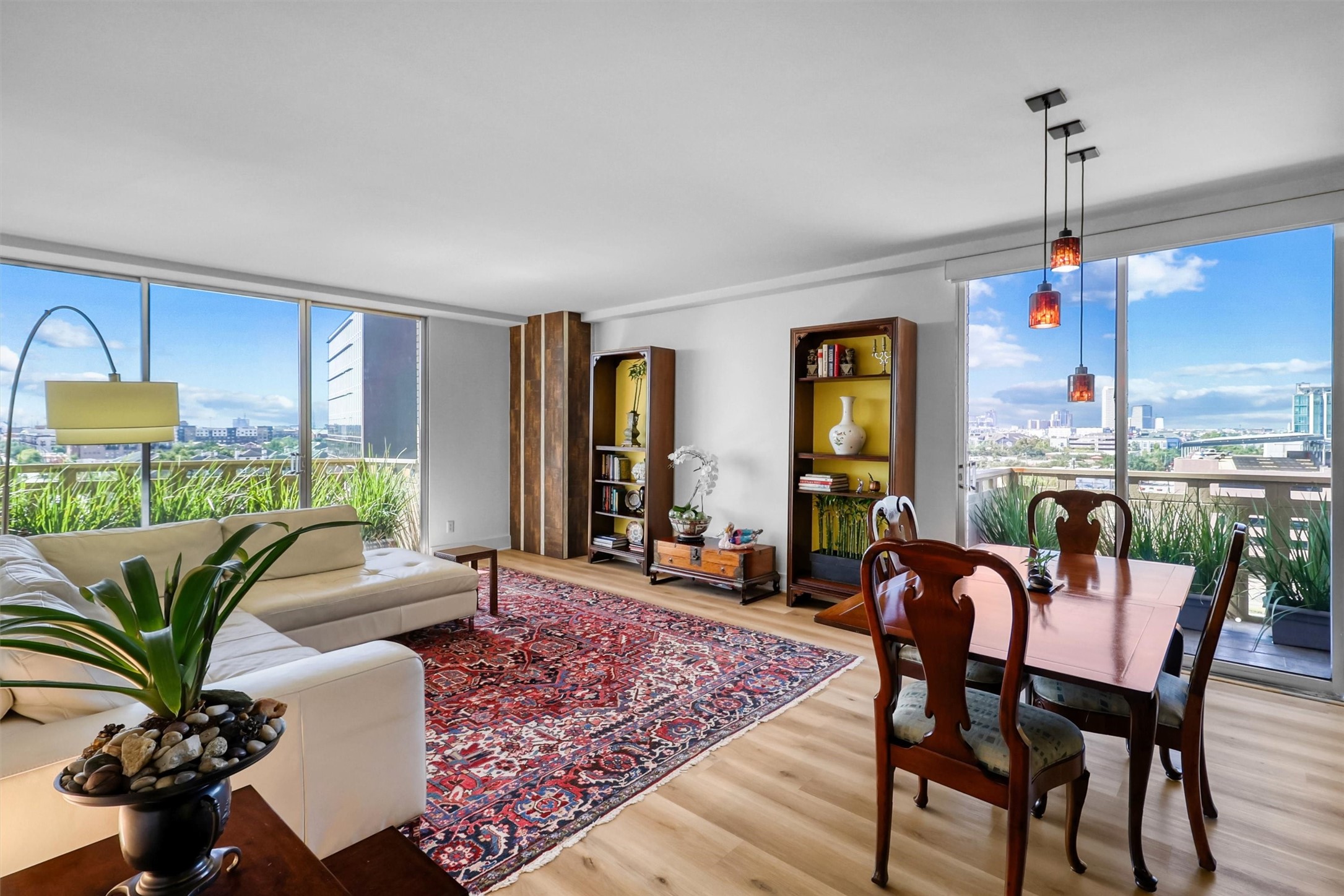 2016 Main Street, Unit 722 Houston, TX 77002 - Photo 4 of 38 a view of a livingroom with furniture and window