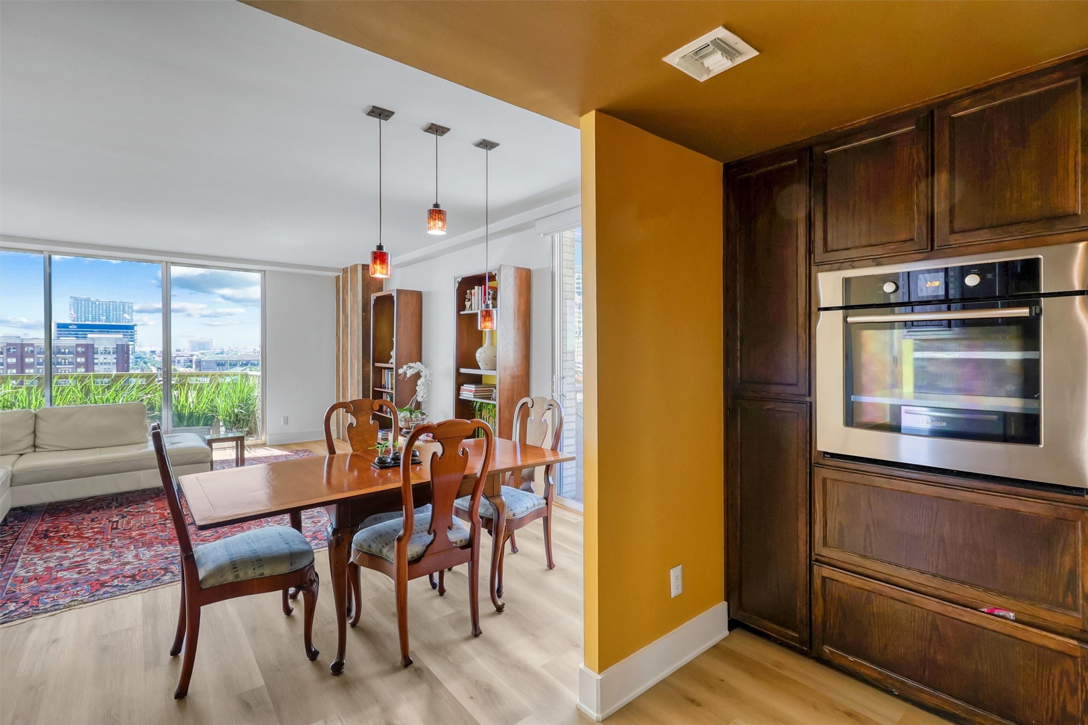 2016 Main Street, Unit 722 Houston, TX 77002 - Photo 9 of 38 a dining room with furniture and window